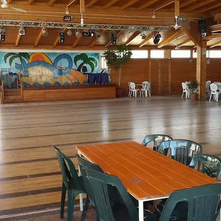 Holiday Park Home סן לאונה
