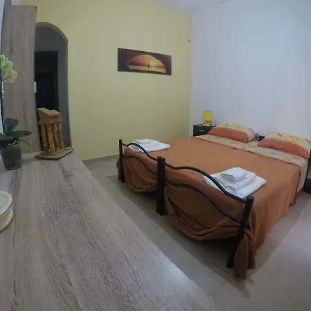 Holiday Park Home דירה